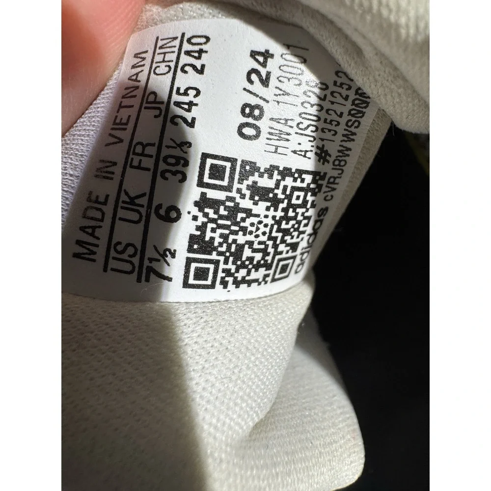 Adidas Ultradream DNA Running Shoes White Black JS0328‎ Women's Size 7.5